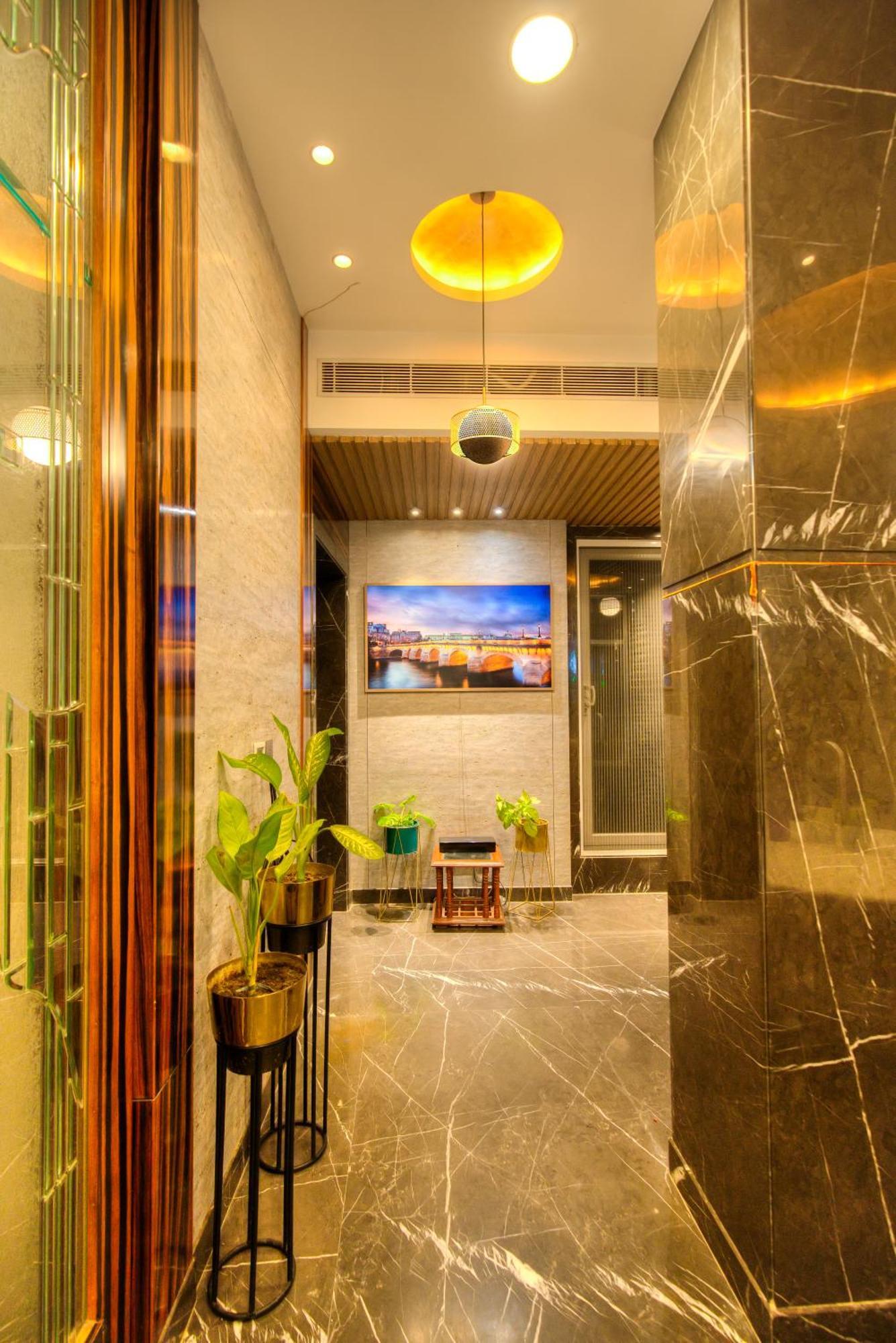The Singh Empire, Hotel 4*