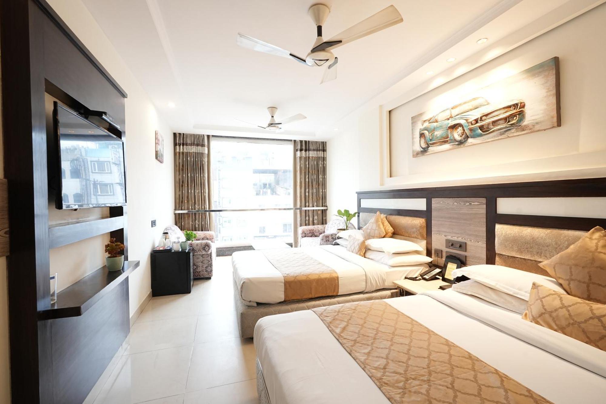 The Singh Empire, Hotel New Delhi