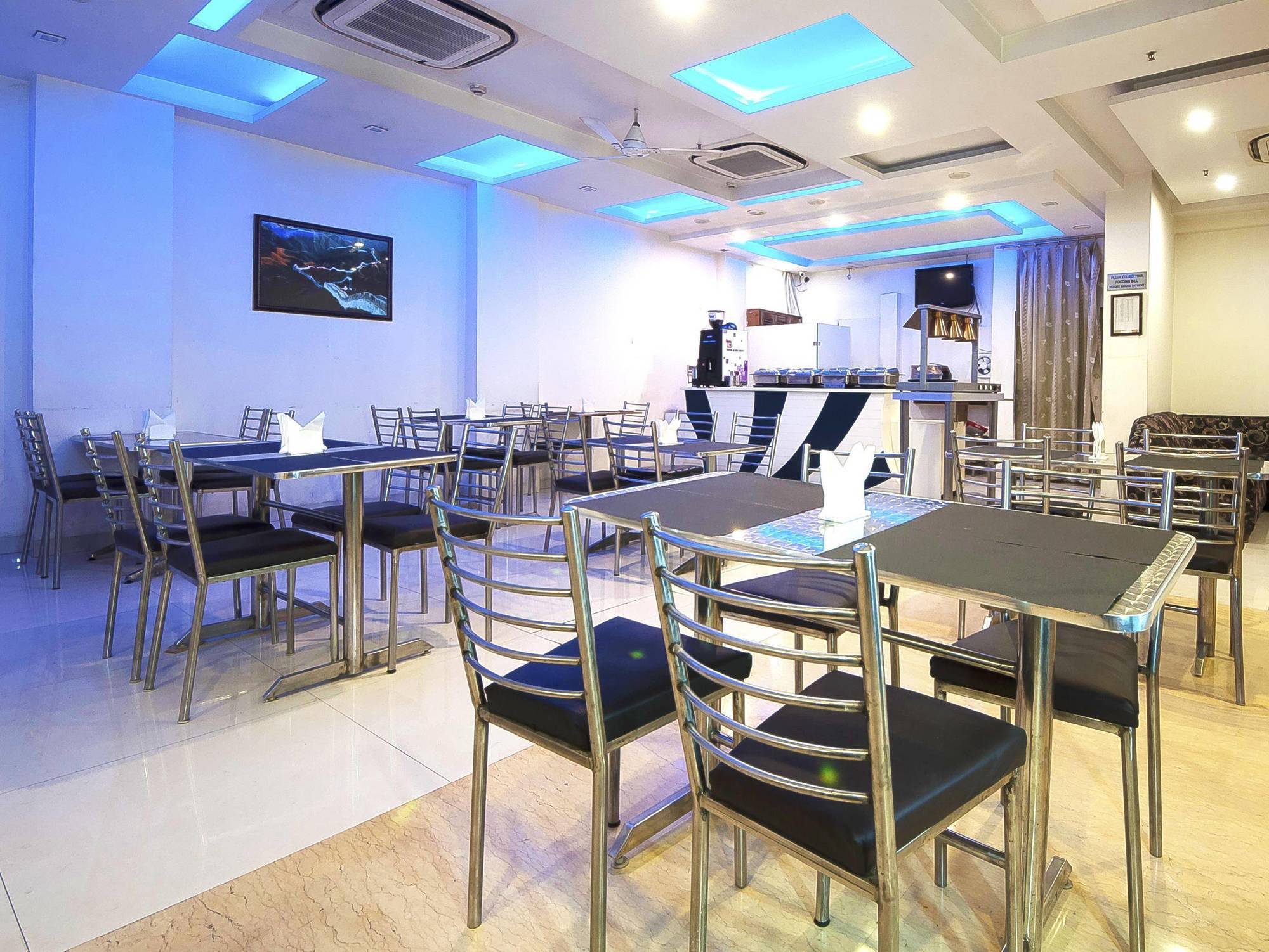 The Singh Empire, Hotel 4*
